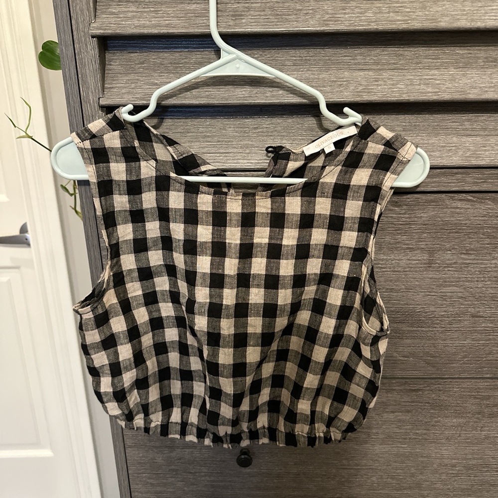 Olivaceous Black and White Crop Tank Top with Peter Pan Collar